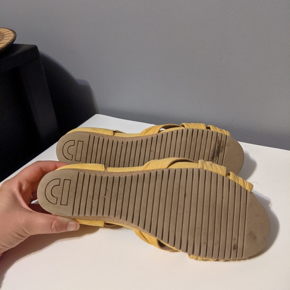 Earth Gemini Slip-on Wedge Sandals Yellow Leather Size 8.5 - Picture 5 of 10